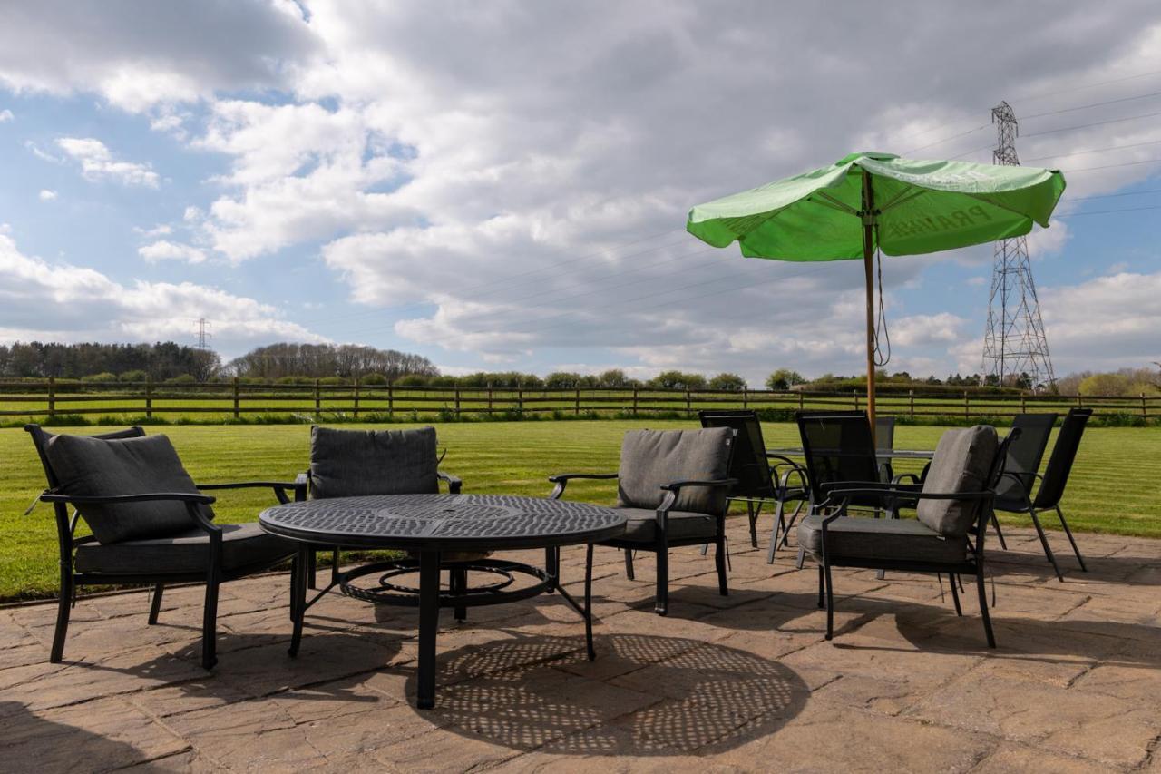 Tixall Manor Farm Стаффорд Экстерьер фото