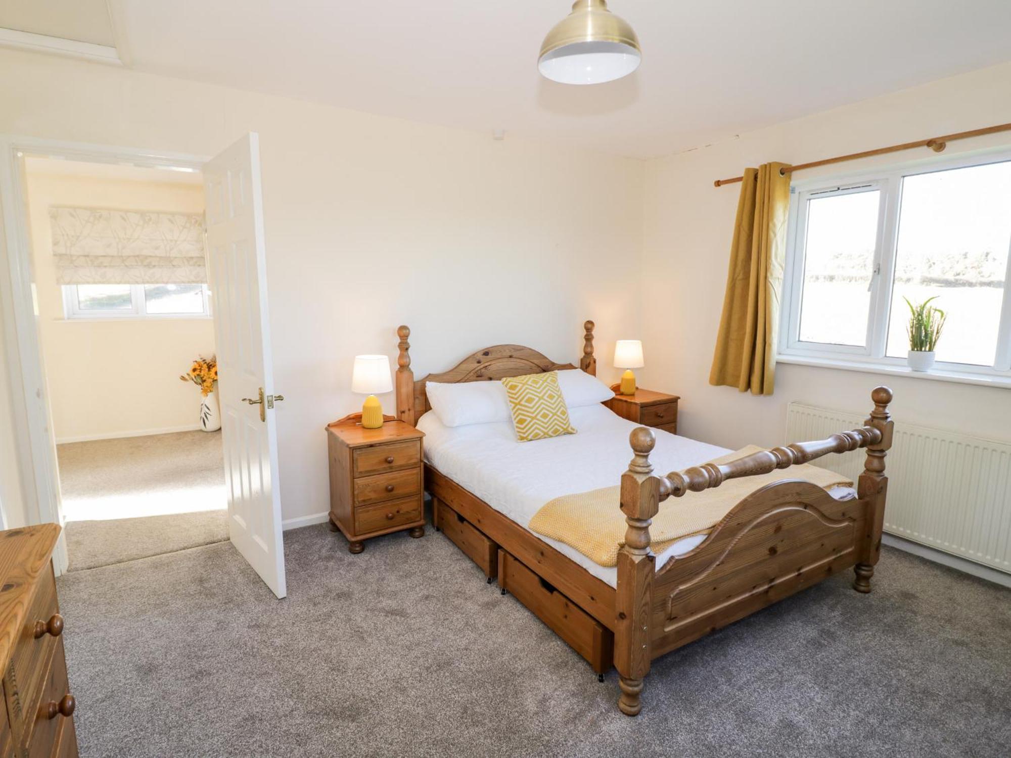 Tixall Manor Farm Стаффорд Экстерьер фото