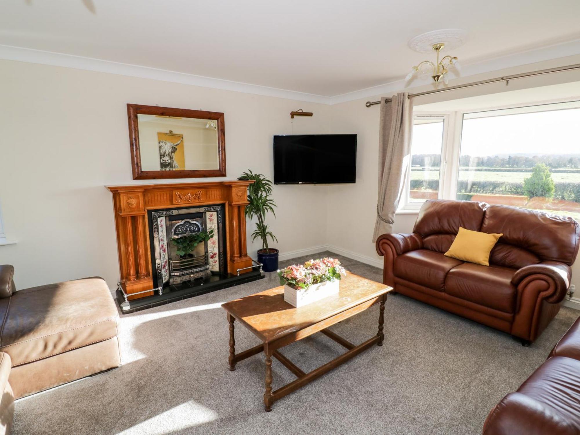 Tixall Manor Farm Стаффорд Экстерьер фото